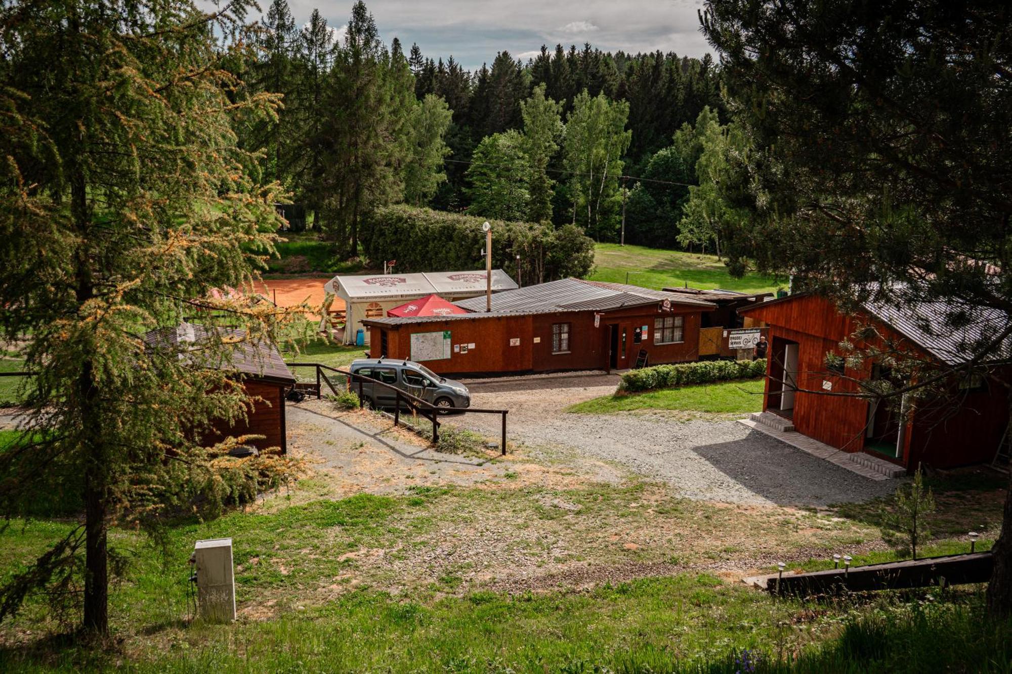Karavan 1 V Arealu Koupaliste Bystre V Orlickych Horach Exterior foto